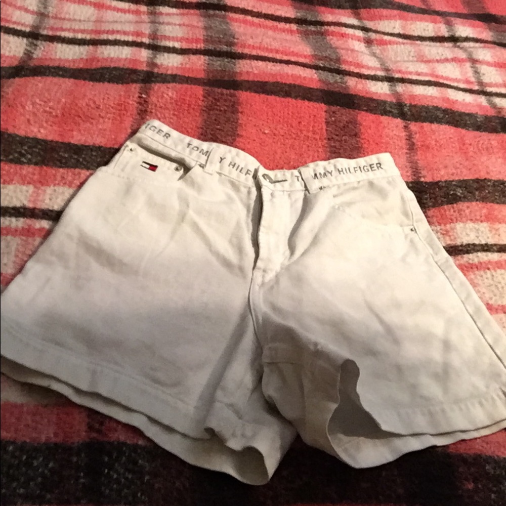 Tommy Hilfiger off white shorts